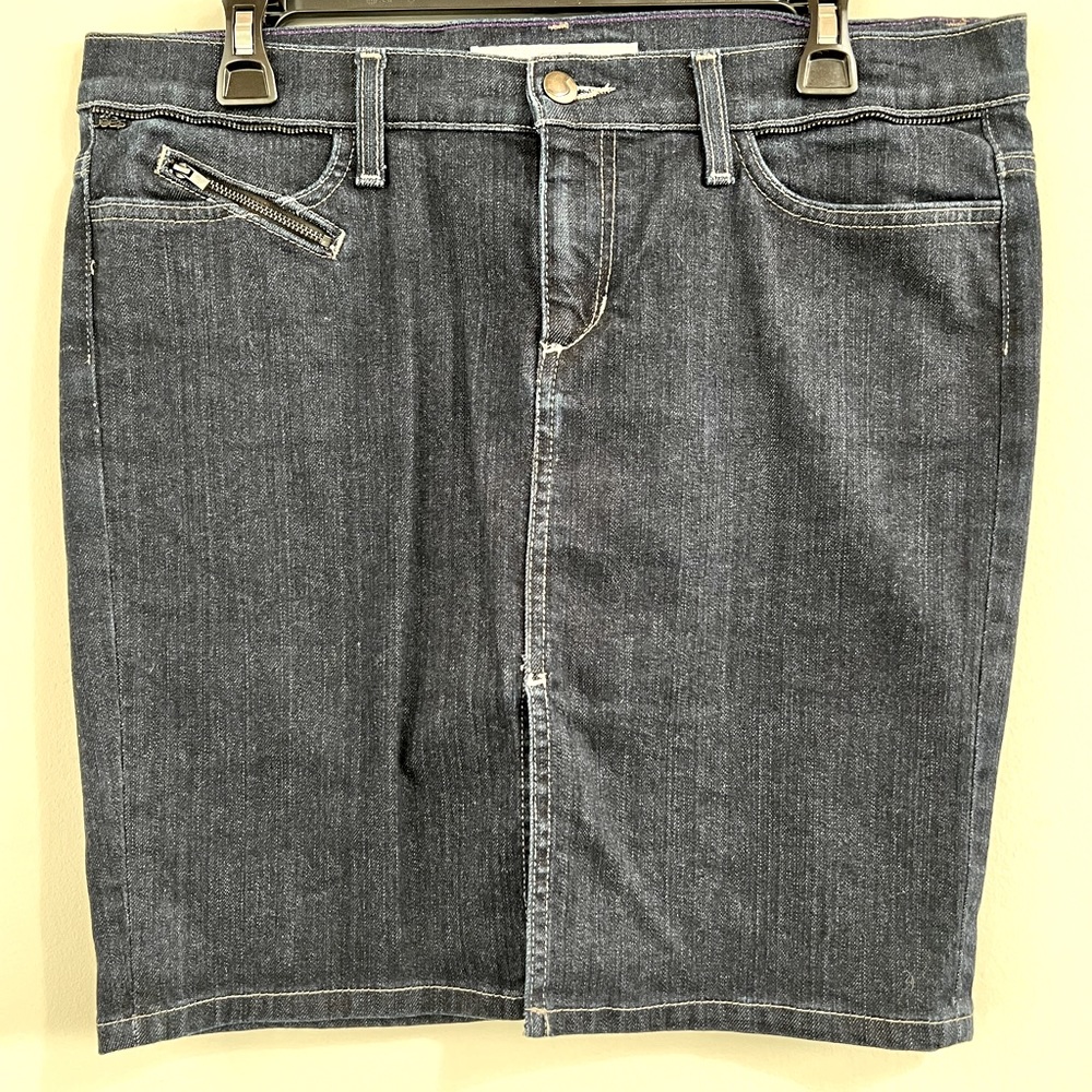 Joe’s Jeans denim mini skirt. Split front hem. Size 30.